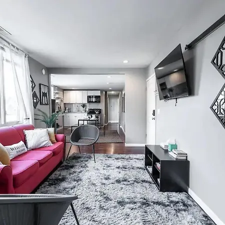 Perfect For Family Near Iu Convention Downtown Apartment